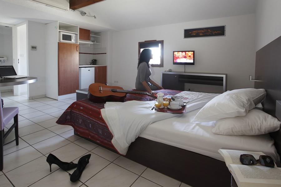 Adonis Carcassonne Hotel Bagian luar foto