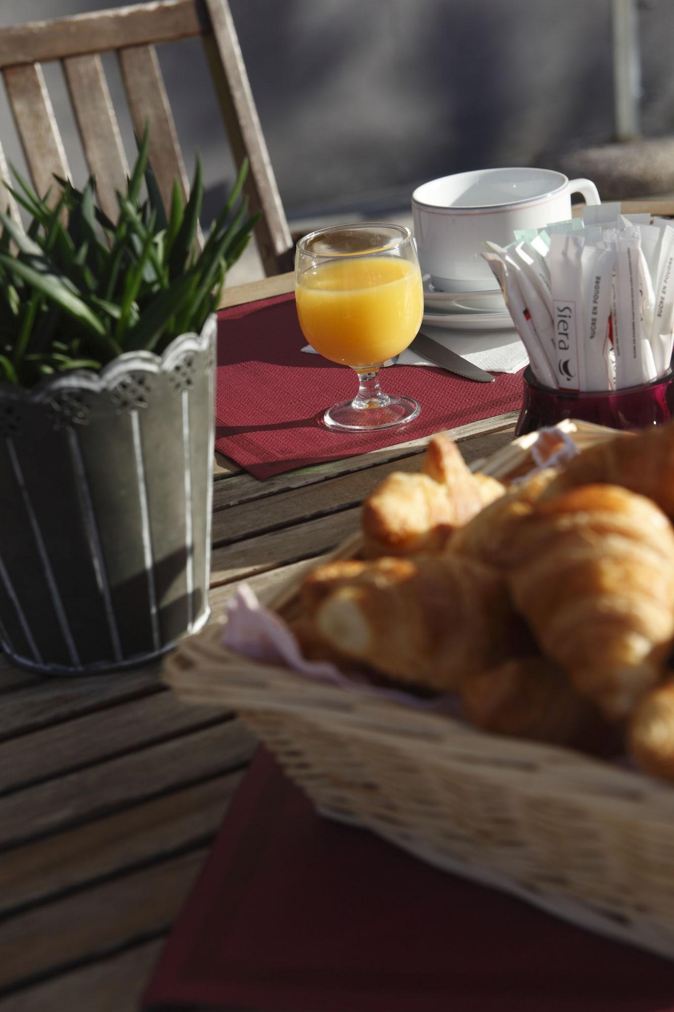 Adonis Carcassonne Hotel Bagian luar foto