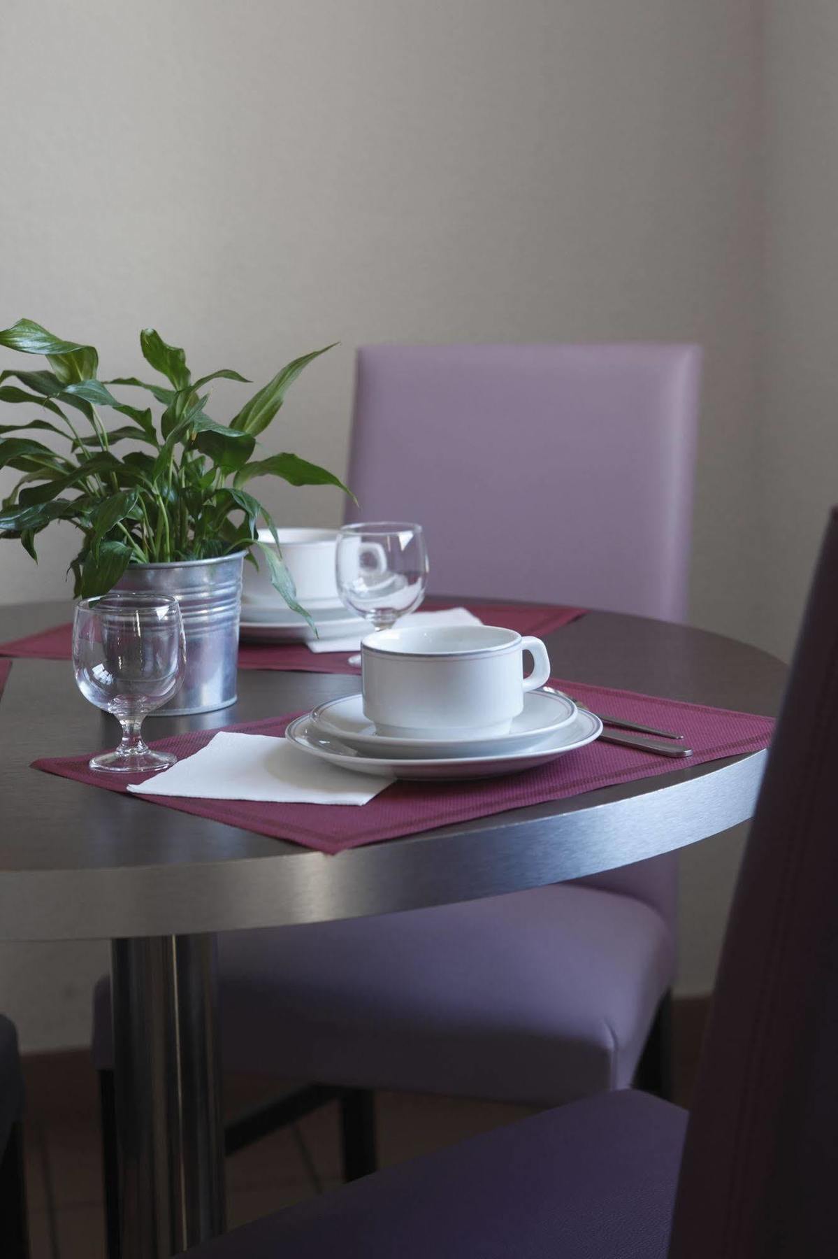 Adonis Carcassonne Hotel Bagian luar foto